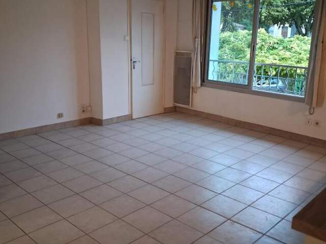 Appartement À Louer Non Meublé — photo du bien