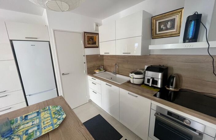 A VENDRE LA CIOTAT 13600 MAGNIFIQUE APPARTEMENT AVEC 37 M2 DE TERRASSE ET DOUBLE PARKING — photo 2