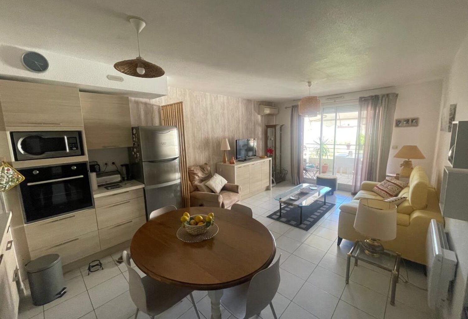 A VENDRE LA SEYNE SUR MER 83500 BEL APPARTEMENT T3 AVEC TERRASSE ET 2 PARKINGS — photo 1