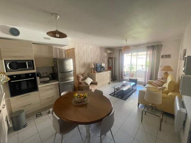 A VENDRE LA SEYNE SUR MER 83500 BEL APPARTEMENT T3 AVEC TERRASSE ET 2 PARKINGS — photo du bien