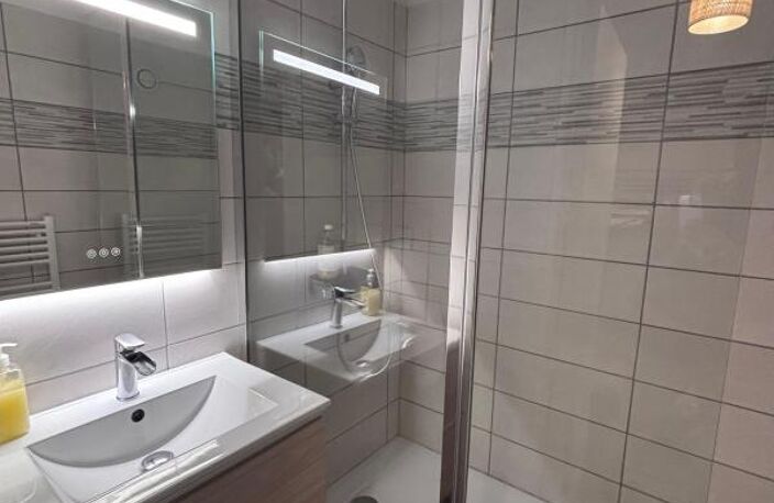 Appartement À Louer T2 meublé Sanary — photo 2