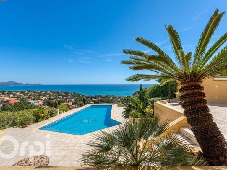 LES ISSAMBRES – VILLA D’EXCEPTION AVEC VUE PANORAMIQUE À 180° SUR LA MÉDITERRANÉE
8 PIÈCES + T2 INDÉPENDANTS — photo 1