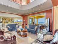 LES ISSAMBRES – VILLA D’EXCEPTION AVEC VUE PANORAMIQUE À 180° SUR LA MÉDITERRANÉE
8 PIÈCES + T2 INDÉPENDANTS — photo 3