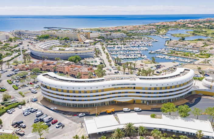CAP D'AGDE. DUPLEX DE STANDING 87 M². ROOFTOP RÉSIDENT ET VUE PANORAMIQUE PORT ET MER — photo 4