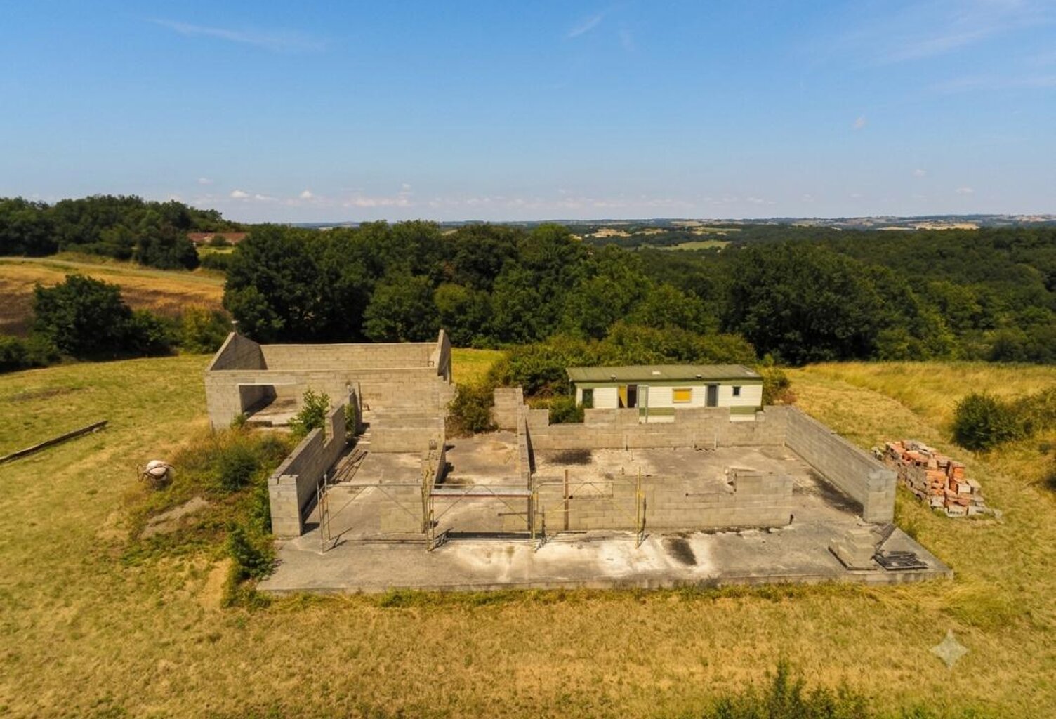 Maison en cours de construction proche Marciac sur 1,17 hectare — photo 1