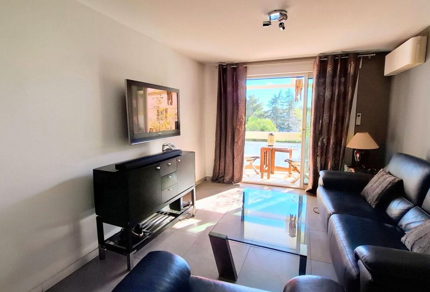 Hyères Olbius Riquier Appartement 58 m² traversant et lumineux — photo 1