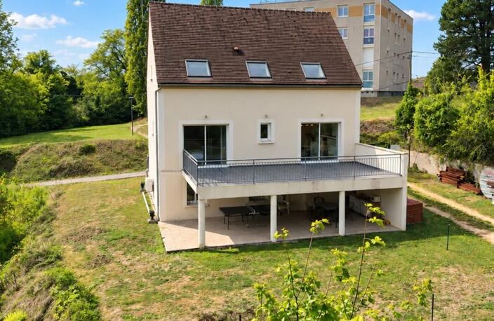 Maison Crepy En Valois 6 pièce(s) 155 m2 — photo 2