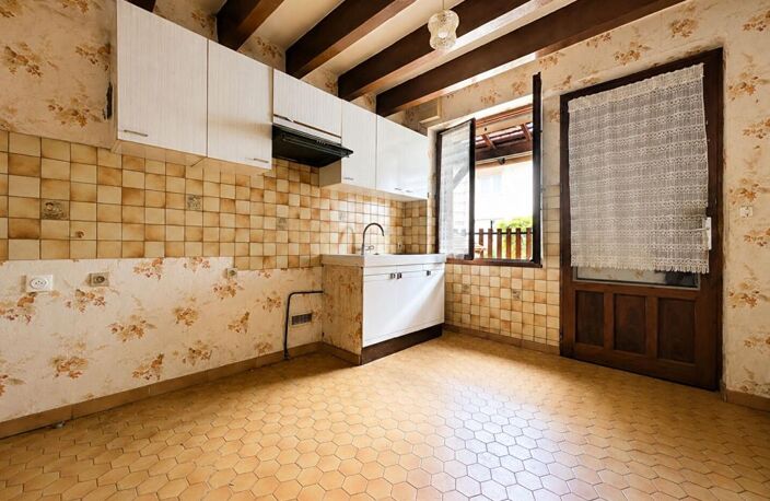MAISON BOURG  A FORT POTENTIEL 84900EURO-7KM DE LA ROCHE POSAY 37290 CHAMBON — photo 2