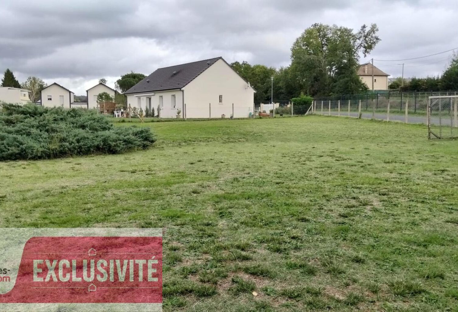 TERRAIN DE 1 021 m² À MALEMORT (19360) — photo 1