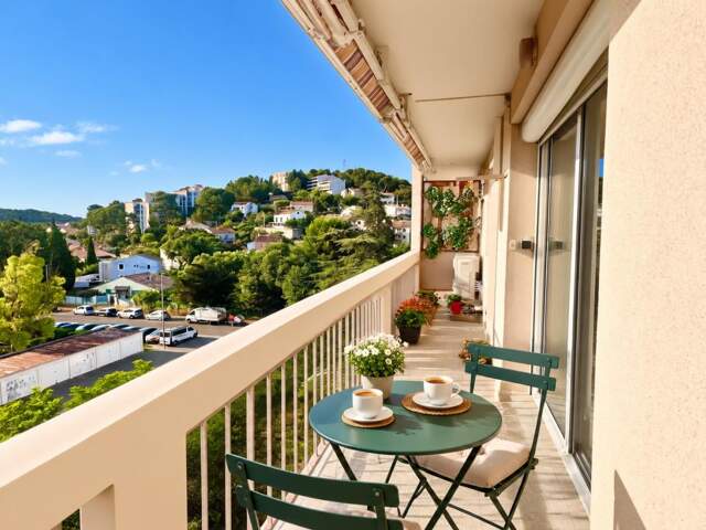 TOULON VALBERTAND - APPARTEMENT  4 pièces  - SUPERFICIE  72M² - — photo du bien
