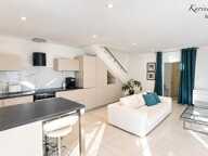 SANARY SUR MER - A 10 MINUTES A PIED DU PORT - MAISON INDIVIDUELLE 106 M² - TERRAIN 133 M² - GARAGE 27 M² — photo 3