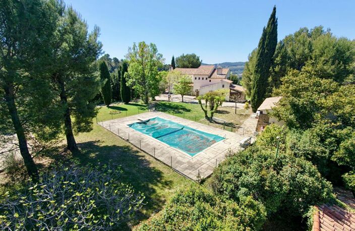 Le Castellet  Propriété de caractère au potentiel exceptionnel, au coeur d'un écrin de nature - 860 000 euros — photo 2