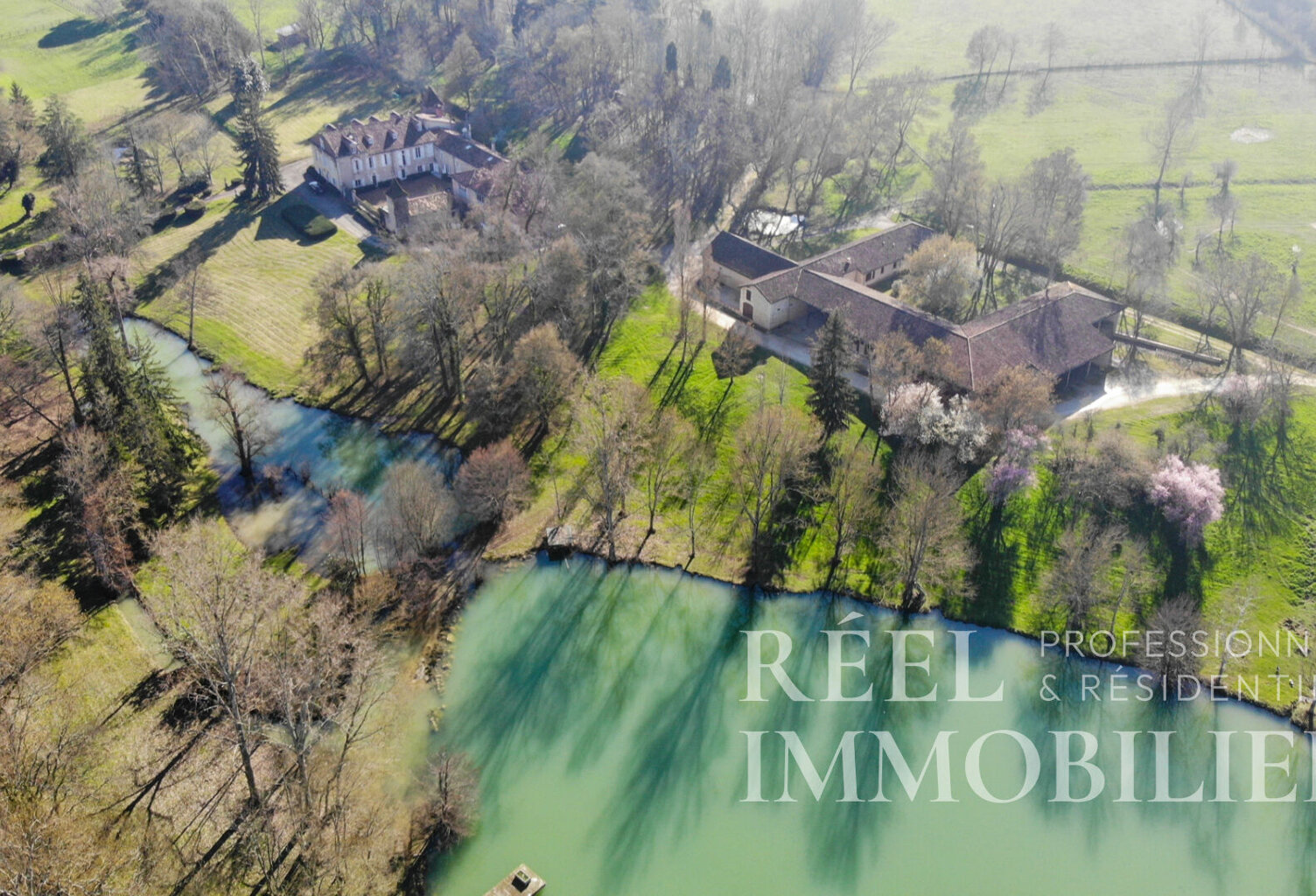 Domaine d'exception de 141 hectares / Demeure de Maître du XIXe siècle aux portes d'Auch — photo 1