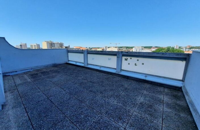 Location appartement 3 pièces 48 m² à Toulouse (31300) — photo 2
