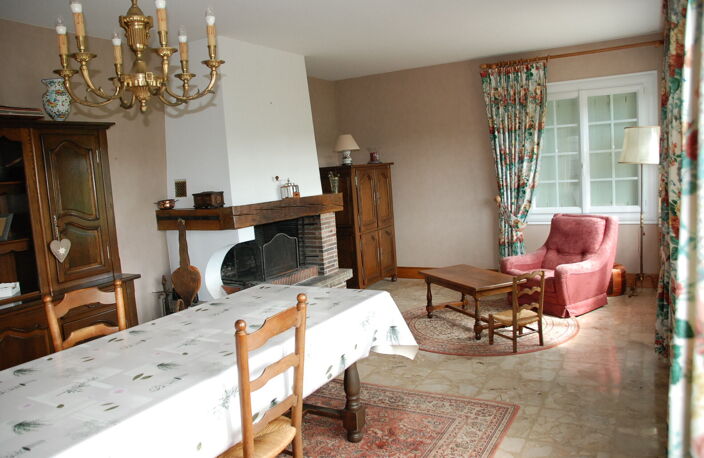 A 2 PAS DE FECAMP CHARMANT PAVILLON DE CARACTERE A VENDRE SUR SOUS SOL COMPLET  — photo 3