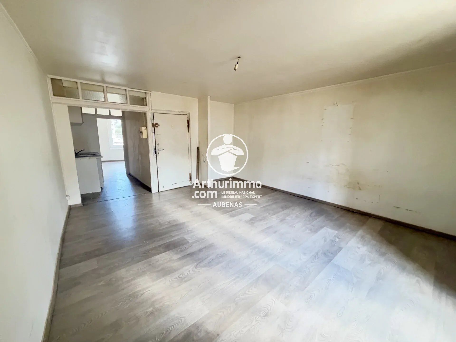 Appartement 4 pièces 80 m² · à Vals-les-Bains · 80 m² · 79 000 €