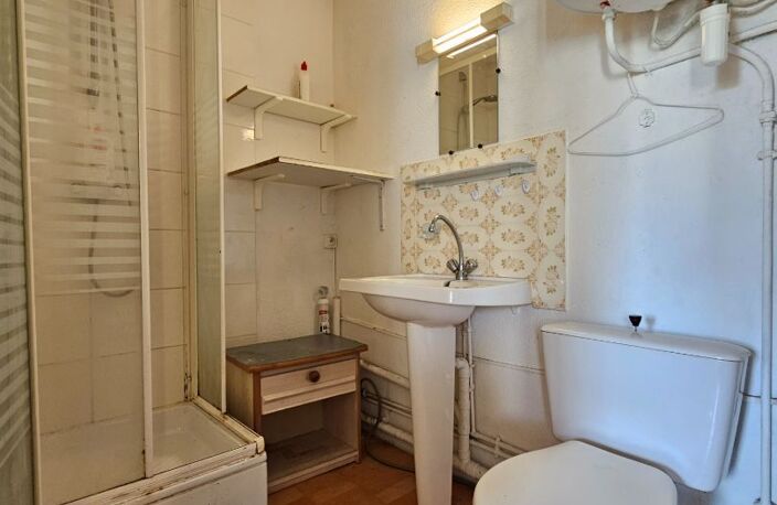 URGENT - T2 à rénové, Résidence avec Piscine — photo 5