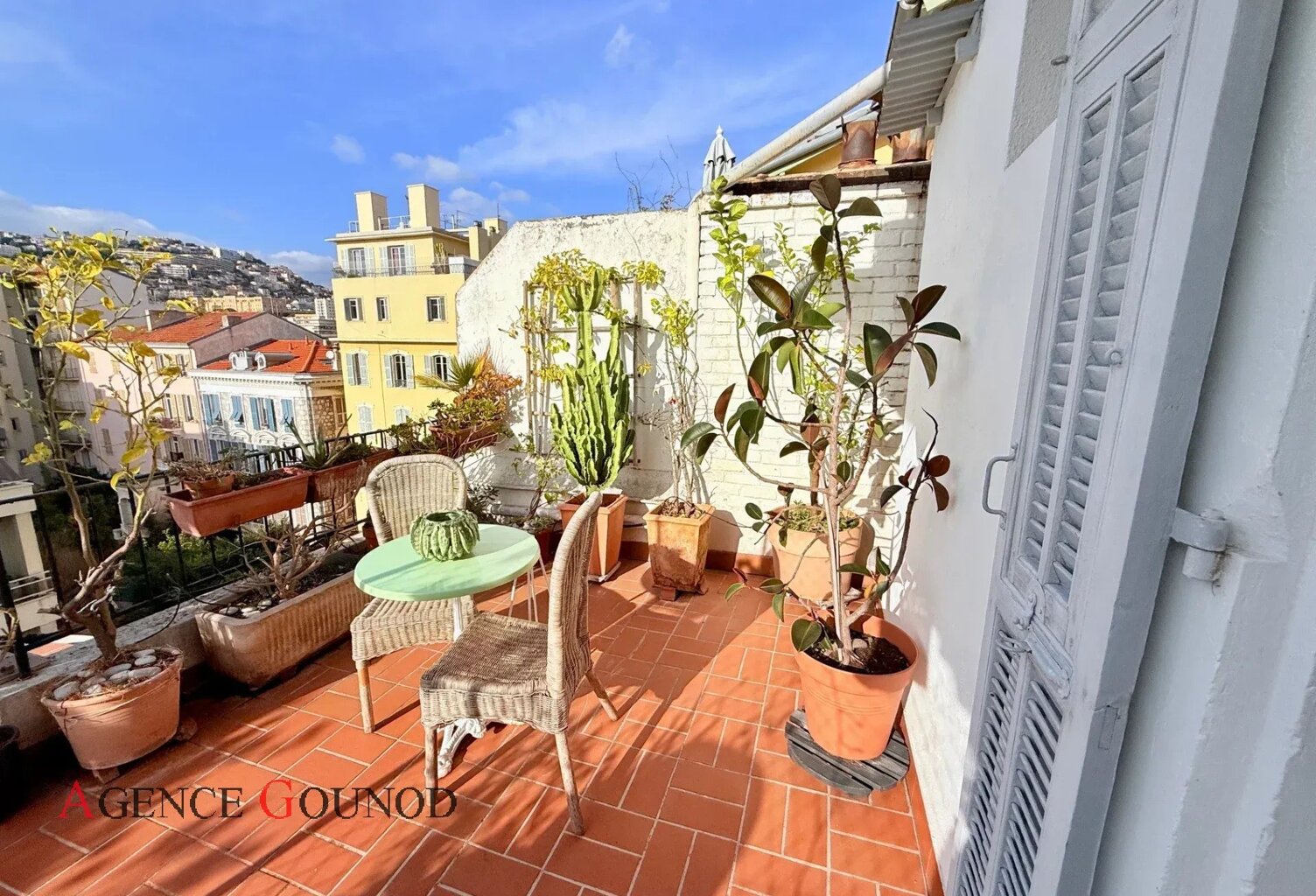 RARE -A Nice, QUARTIER DES MUSICIENS - STUDIO +TERRASSE + BALCON — photo 1