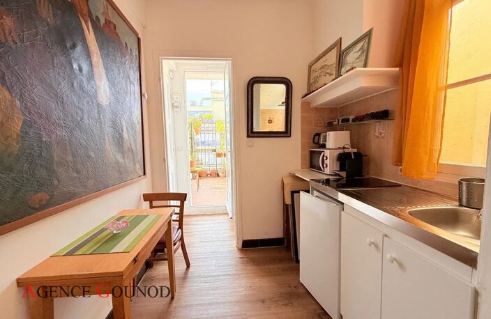 RARE -A Nice, QUARTIER DES MUSICIENS - STUDIO +TERRASSE + BALCON — photo 4