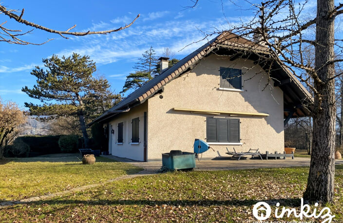 Maison familiale- Vue montagne, lumière et volumes — photo 2