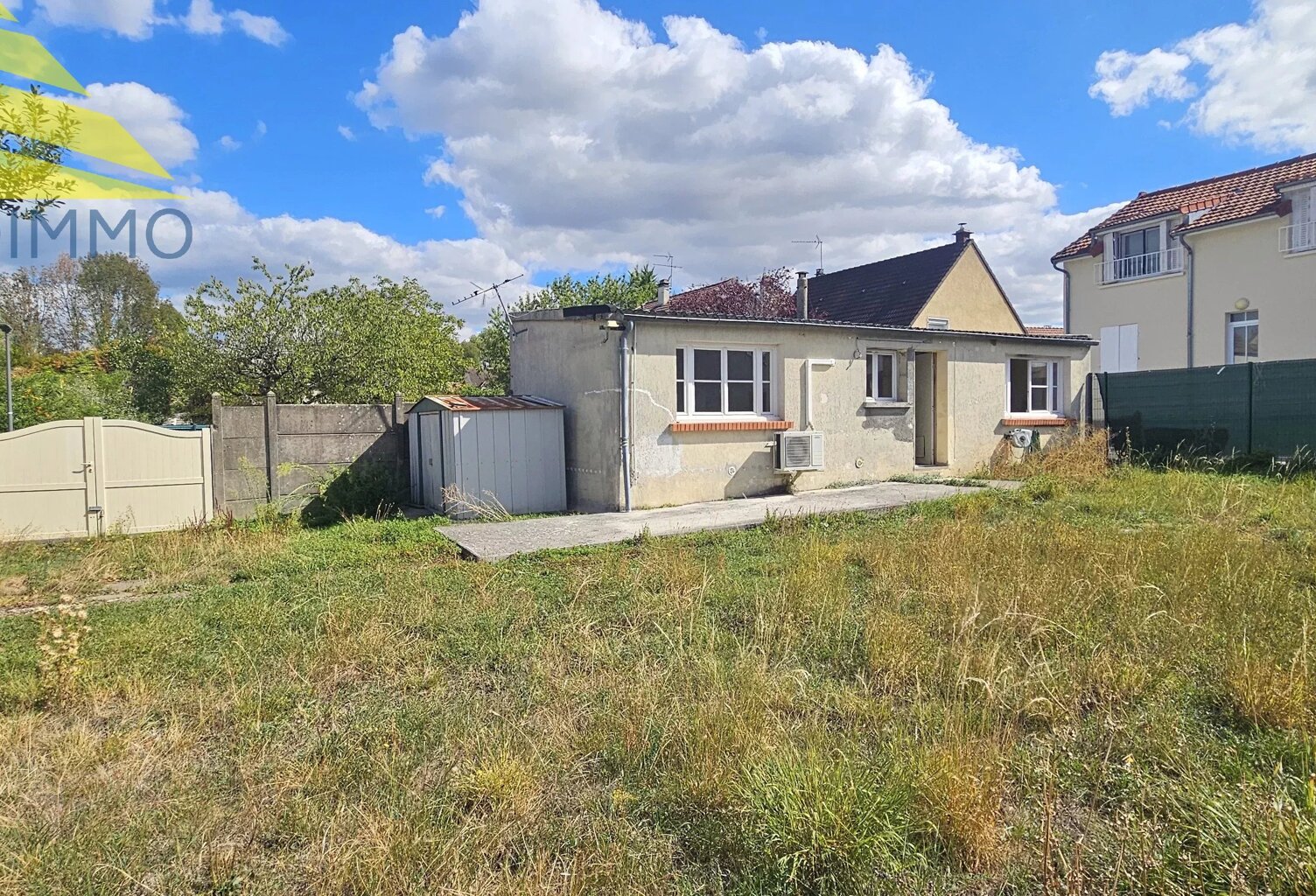 Maison de 38 m² à Mandres-les-Roses avec jardin — photo 1