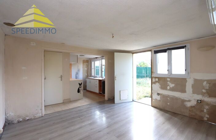 Maison de 38 m² à Mandres-les-Roses avec jardin — photo 2