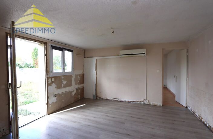 Maison de 38 m² à Mandres-les-Roses avec jardin — photo 3