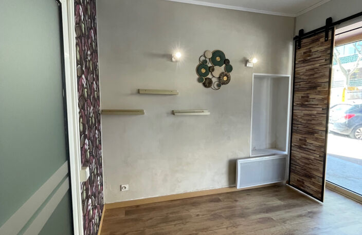 Locaux situés en centre ville — photo 2