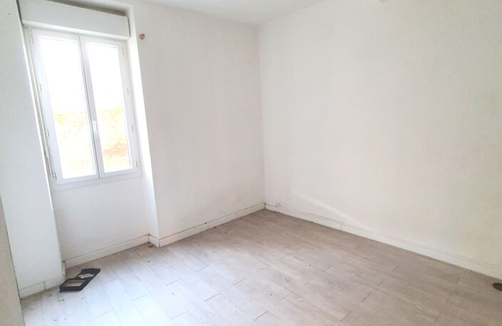 Dépt Hérault (34), à vendre LODEVE Appartement T2 de 40m2 - — photo 2