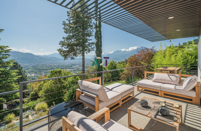PROPRIETE 6PIECES 227M2 AVEC PISCINE CORENC — photo 3