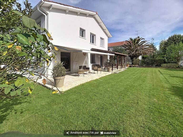 Maison  6 chambres et garage — photo 1