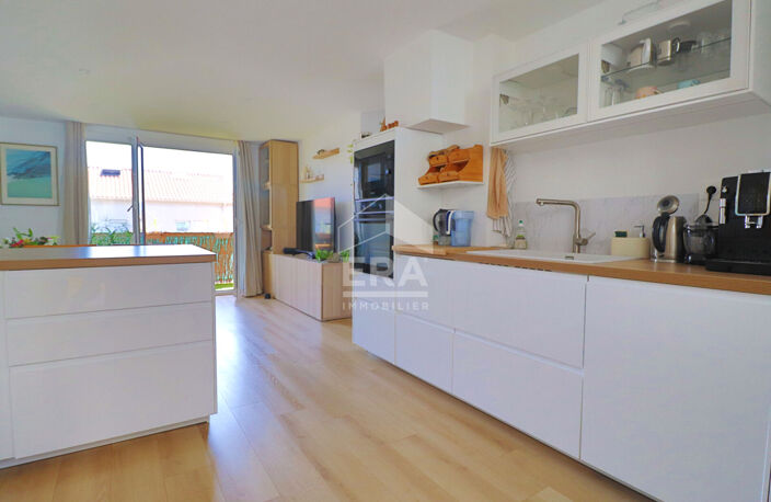 T2/3 DERNIER ÉTAGE TIMONE 48m² + 24m² LOGGIA + BALCON 11m²  SUD  RÉNOVÉ — photo 3