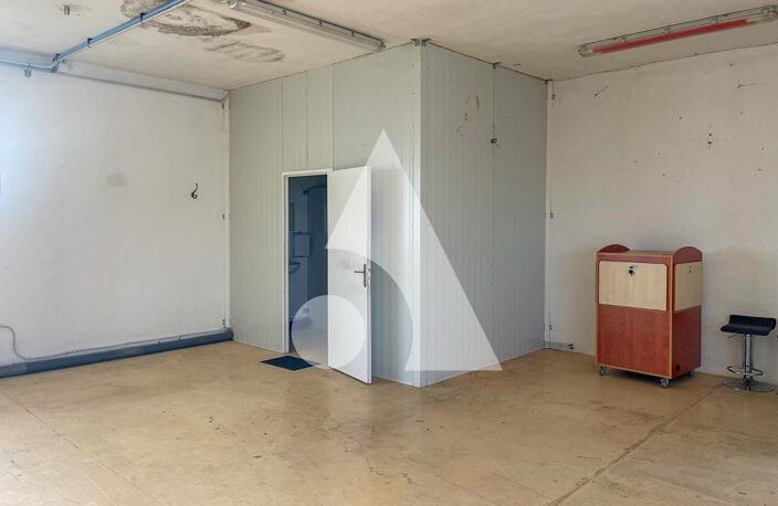 Local d'activité Ecoyeux 220 m2 — photo 2