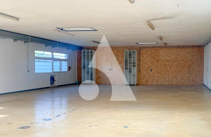 Local d'activité Ecoyeux 220 m2 — photo 3