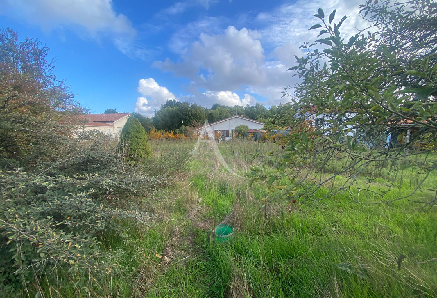 TERRAIN À BÂTIR À BREUIL-MAGNÉ — photo 1