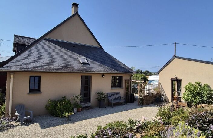 Belle maison individuelle habitable de 3 chambres + garage double, panneaux solaires et joli jardin, sur un terrain de 1 233 m² situé dans un hameau rural près de Saint-Hilaire-du-Harcouet — photo 2