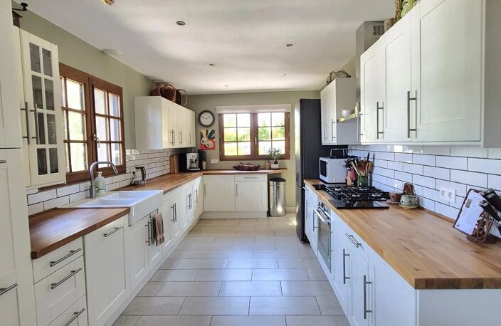 Belle maison individuelle habitable de 3 chambres + garage double, panneaux solaires et joli jardin, sur un terrain de 1 233 m² situé dans un hameau rural près de Saint-Hilaire-du-Harcouet — photo 3