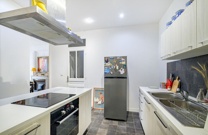 LYON 7 SAXE GAMBETTA BEL IMMEUBLE ANCIEN APPARTEMENT TYPE 4 — photo 4
