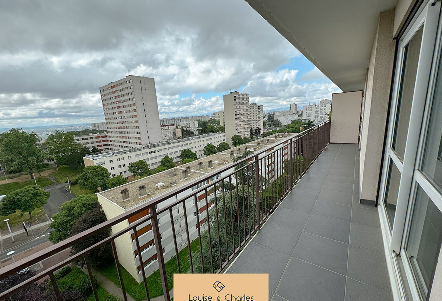 RILLIEUX VILLE NOUVELLE DERNIER ETAGE APPARTEMENT TYPE 4 70M — photo 1