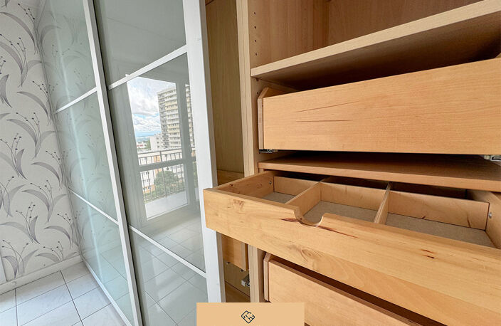 RILLIEUX VILLE NOUVELLE DERNIER ETAGE APPARTEMENT TYPE 4 70M — photo 5