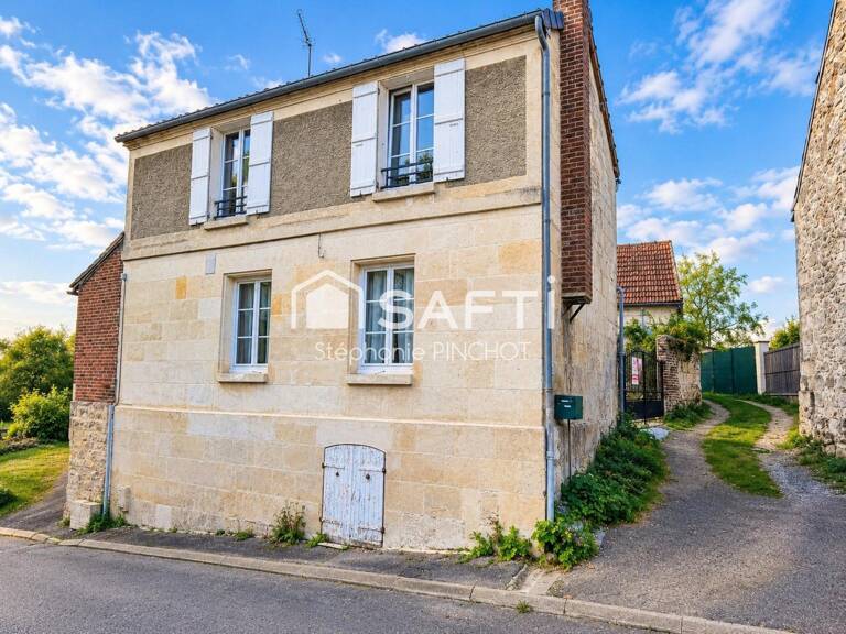 Le charme de la pierre, le calme de la campagne et un beau potentiel à découvrir ! — photo 1