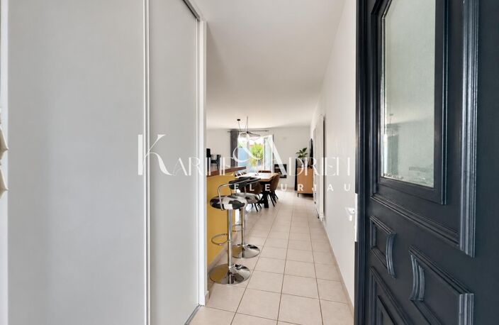 Maison de plain-pied 3 chambres, garage, jardin clos et dépendance — photo 4