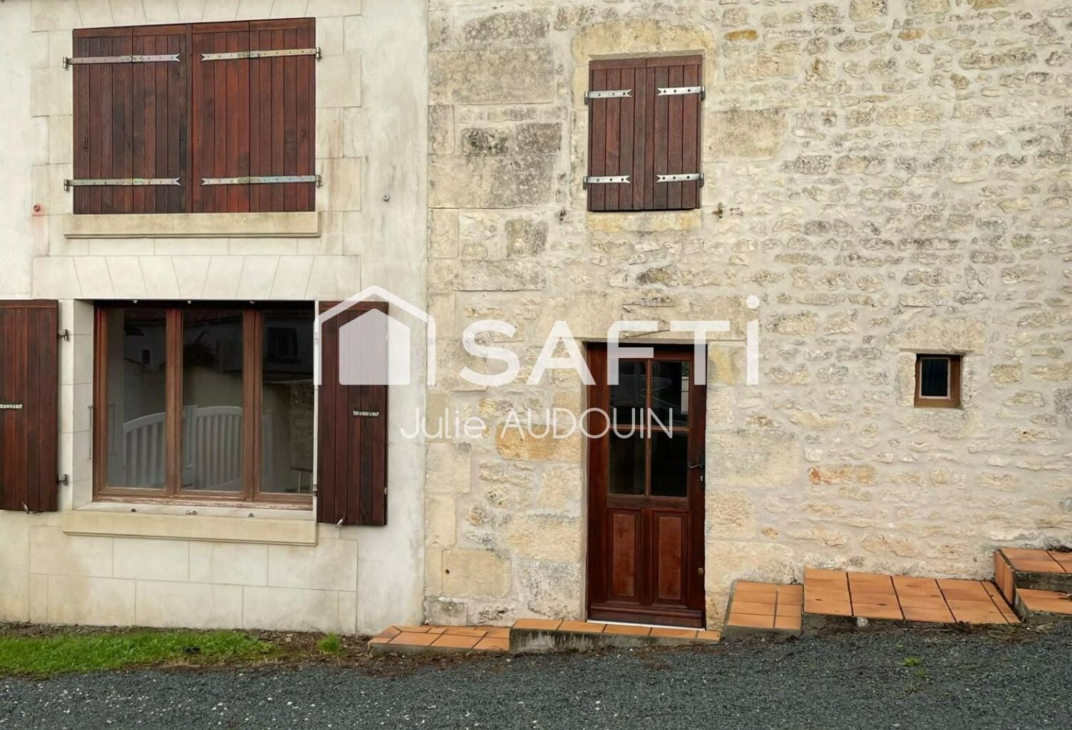 Maison avec cour - Le Douhet — photo 1