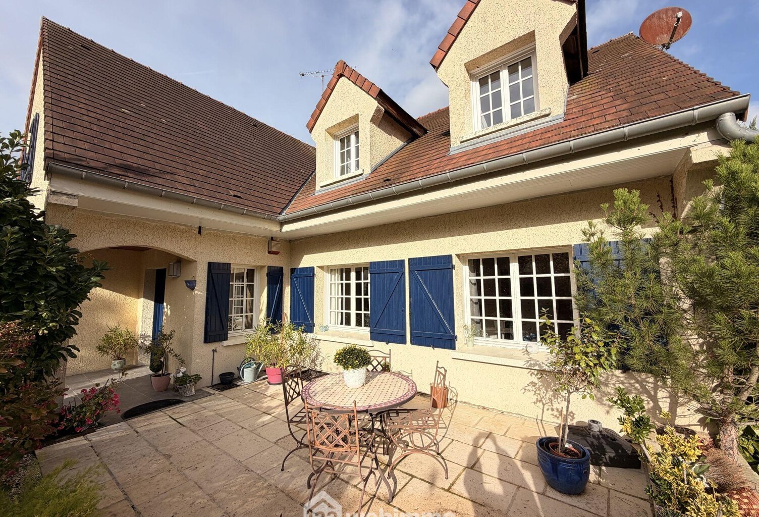 Maison - 256m² - Fourdrain — photo 1