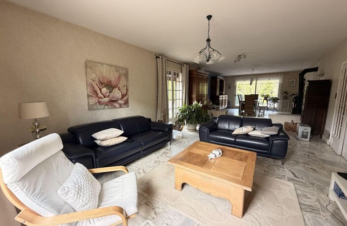 Maison - 256m² - Fourdrain — photo 4
