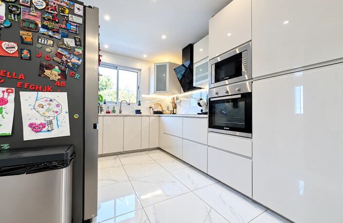 Vente maison 4 pièces 85 m² Miramas (13140) — photo 2