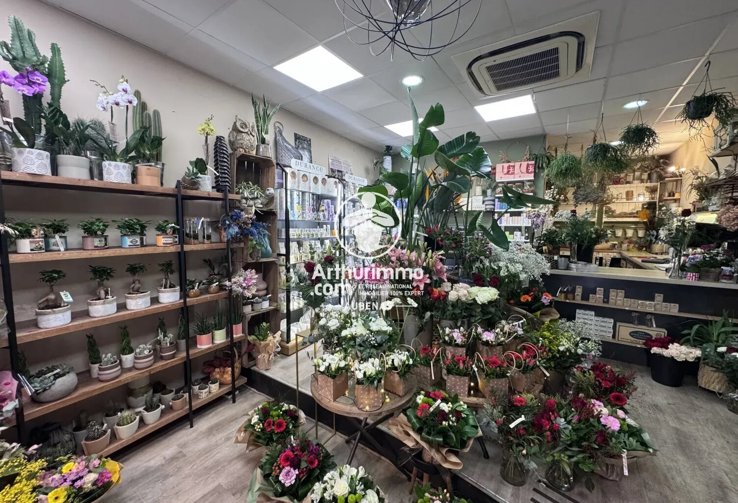 Fonds de commerce de fleuriste à Aubenas, 47 m² — photo 1