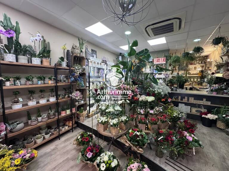 Fonds de commerce de fleuriste à Aubenas, 47 m² — photo 1