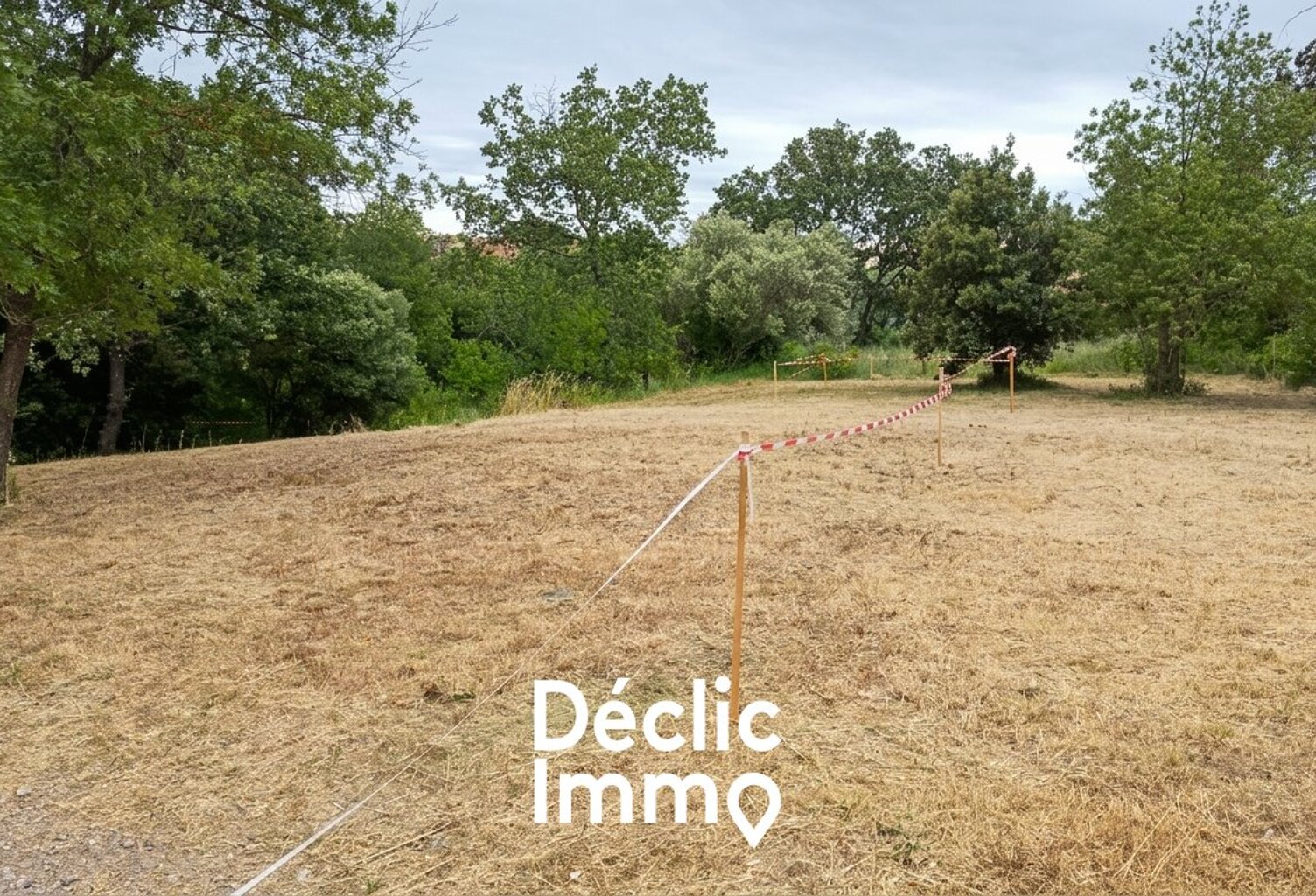 NEFFIÈS  Terrain constructible de 2 170 m² dans un environnement naturel privilégié — photo 1