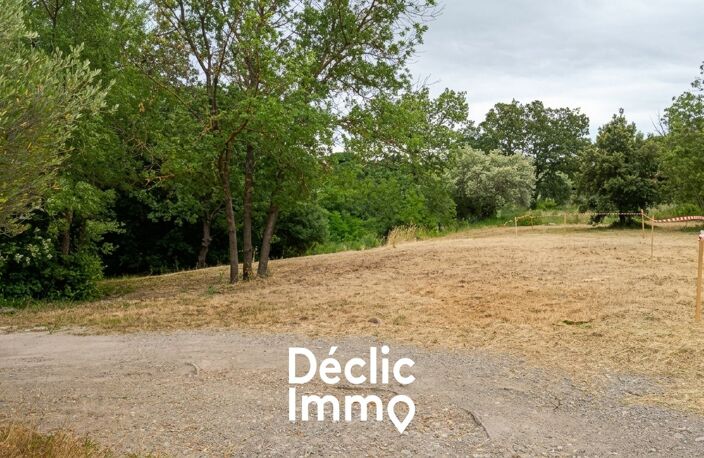 NEFFIÈS  Terrain constructible de 2 170 m² dans un environnement naturel privilégié — photo 2